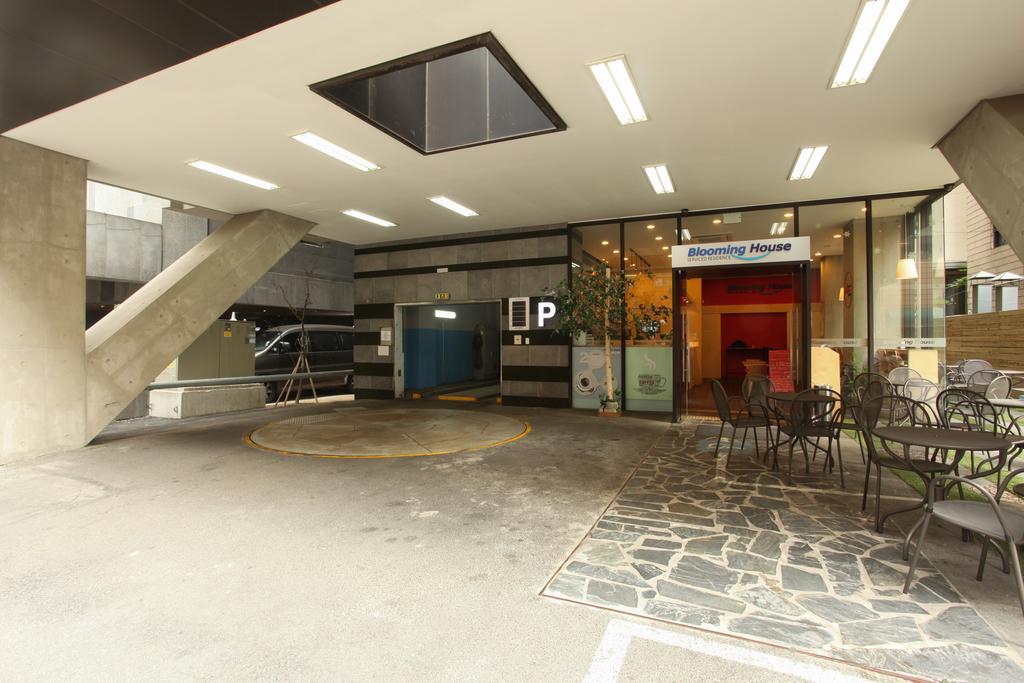 Blooming House Residence Сеул Экстерьер фото